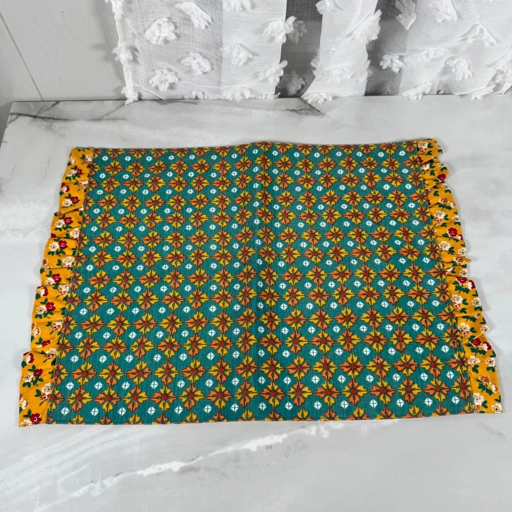 Set of 2 Reversible Floral Placemats Yellow Teal Green  Ruffle‎ Cottagecore